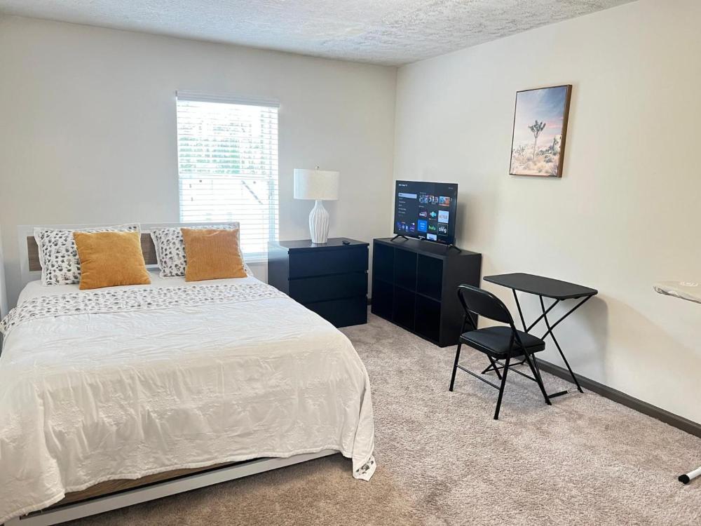 Entire cozy 2-bedroom Guest house in Atlanta